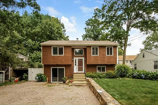 Street view - 25 Conanicus Road Narragansett, RI 02882