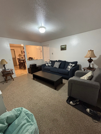 Living Room - Crestview Apartments