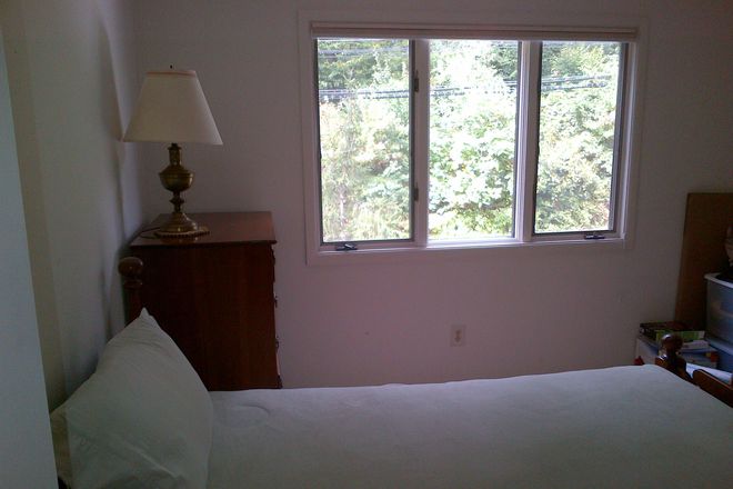 Bedroom - Furnished room in shared condo for PU affiliate only-Lawrenceville Pennington Rd-Lawrenceville