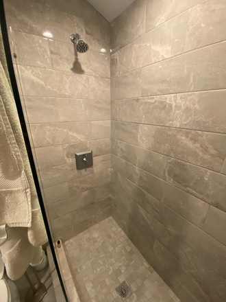 en suite bath - Treasure for Longwood Area and BU House