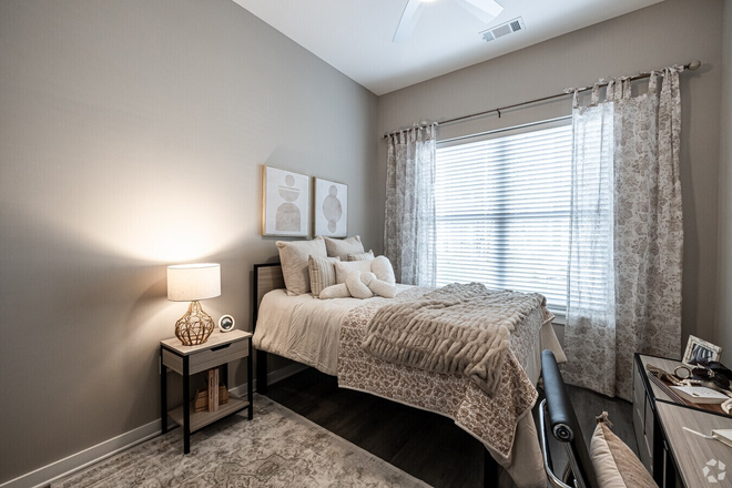 Bedroom - The Standard Camilia I Private Bed Bath and Closet, January through July lease FREE 2 MONTHS