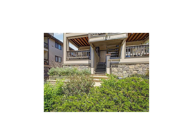 outside - Perfect CU rental a block from Pearl St - fully furnished!