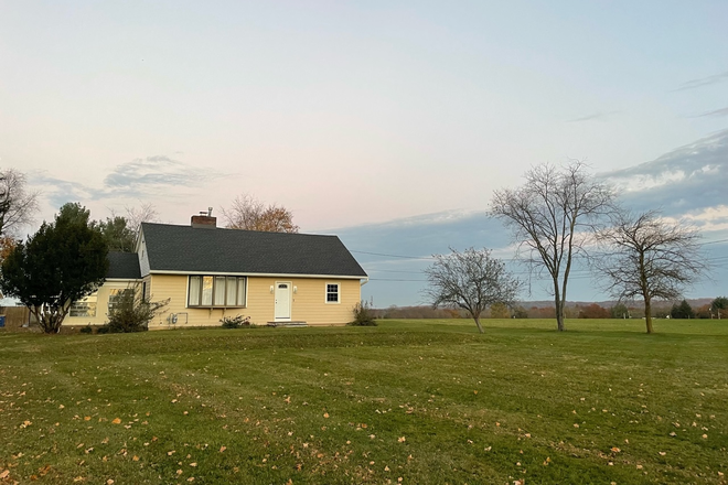 outside steet view - Furnished 4BR home-Bridgepoint Rd-Montgomery