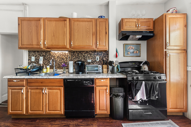 Call NOW for showings! 617-236-8550 - RIVER ST - HUGE & MODERN 5BR/1BA NEAR CENTRAL SQ FOR *9/1/2026* W/ IN UNIT W/D, DECK, DW, EIK! Apartments