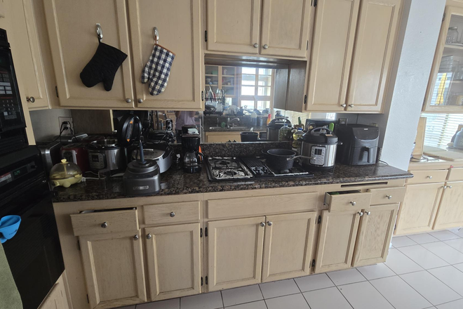 Kitchen - Master bedroom with private bathroom $1400 per month
