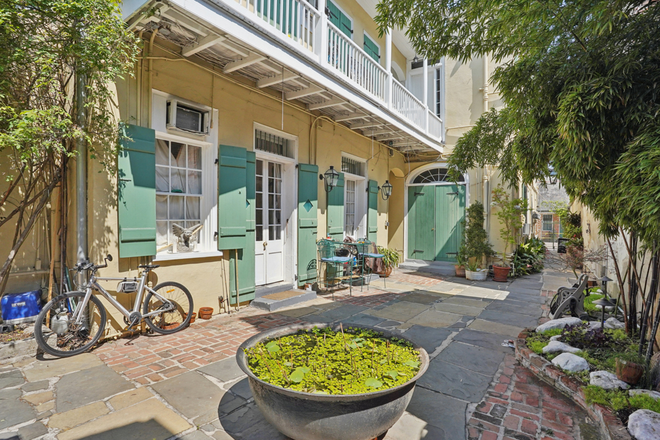 courtyard - A Favorite of Tulane Medical Students for Over 30 Years Apartments