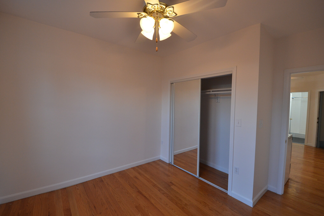 Bedroom - Beautiful and Cozy 1 Bed on Symphony Rd For 9/1! Apartments