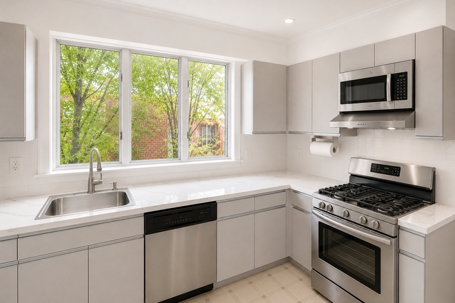 Kitchen - 6 Bedroom Beautifully Restored Home 5 minute  walk to campus