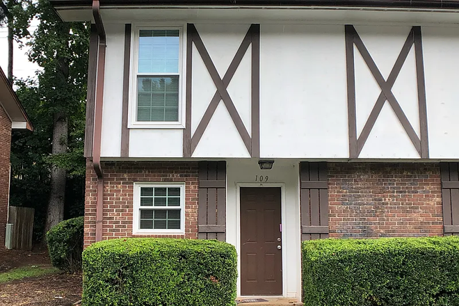 Outside view - 550/month Walkable to Campus