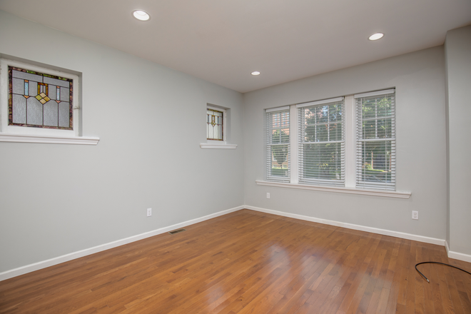 Living Room - 6044 Washington Blvd. Apartments