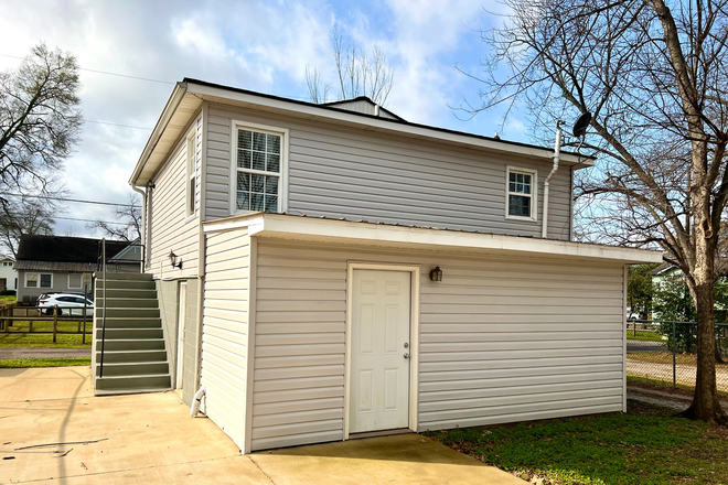 Exterior - 1215 1/2 12th Street, Apt. A