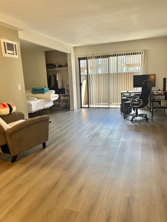 Living Room - Canyon Park Apartments, Studio Apt Close to Campus, Summer Sublet