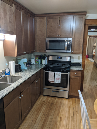 Kitchen - 2000 Dayton Avenue #4   3 Bedroom Super Close to Campus! Duplex