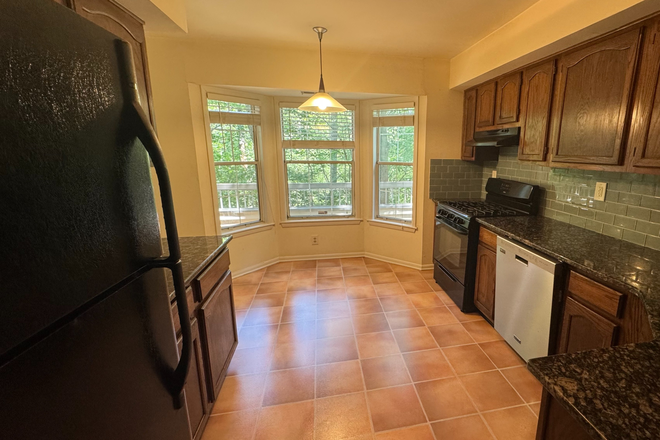 Kitchen with Bay Window - 2 Bedrooms, 2 Bath Condo for Rent