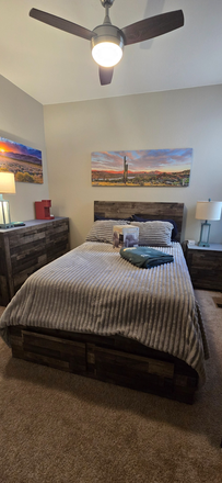 Bedroom - Bedroom with Private Bathroom. All Essentials/Utilities Included. Anschutz-5 Miles Away House