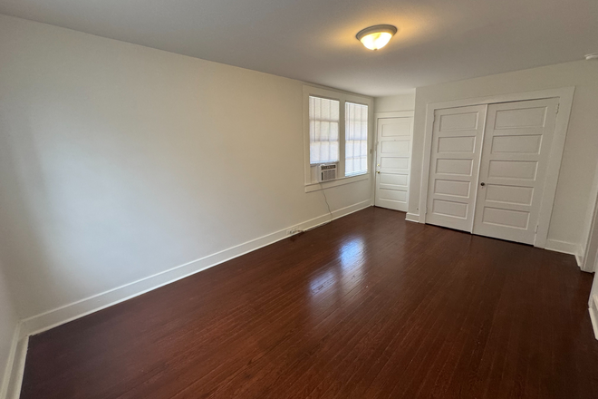 Living Room - NEW ORLEANS CHARM-DON'T MISS OUT! Apartments