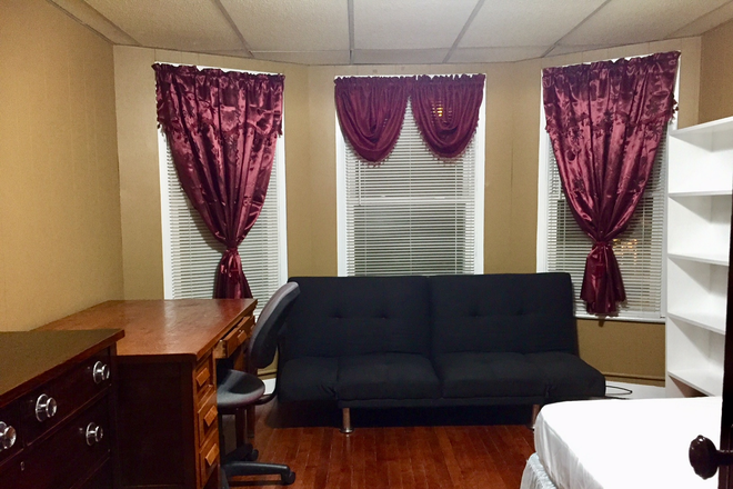 Bedroom - Furnished Private Bedrooms, 731 Livingston Ave, Room 4 Rental