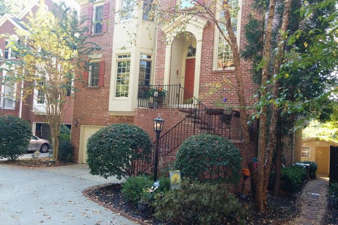 Outside view from the front - Private 1 bed full bath in gated community 5 miles from Emory University Apartments