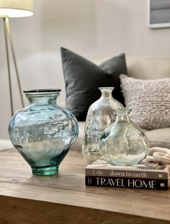 Living Room - Perfect Neighborhood for Walking to Campus