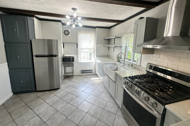 Call NOW for showings! 617-236-8550 - 3RD ST - LUXE RENOVATED 2BR *AVAIL NOW* W/ IN UNIT LNDRY, OFFICE, EIK, DW NEAR KENDALL & LECHMERE! Apartments