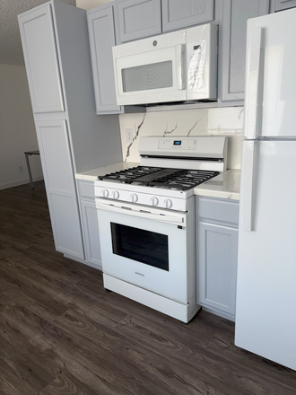 Kitchen - Room for Rent Quiet Neighborhood (off Victoria & Adams) House