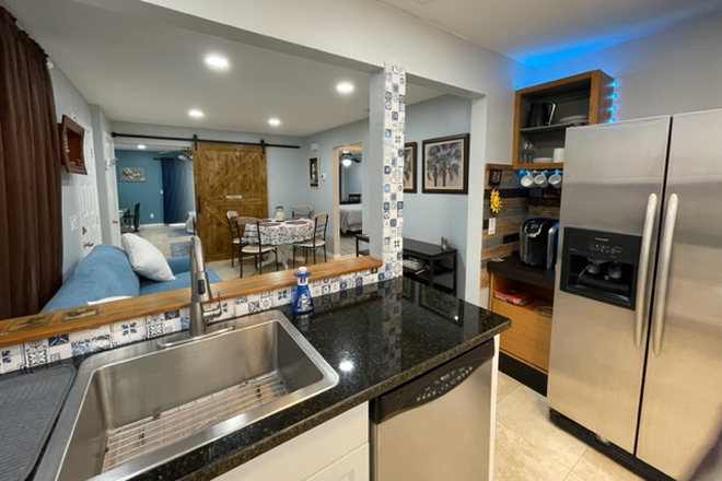 kitchen - Large private Bedroom for female student available, Aug 2025