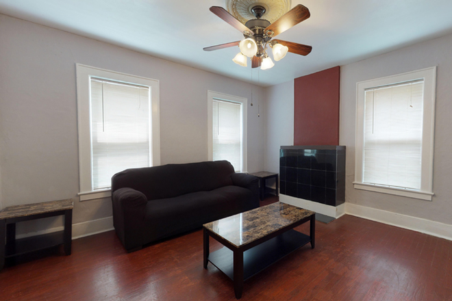 Living room - Single bed apartment near Westcot