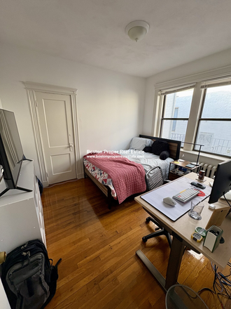 a - Hit a high note in this TOP FLOOR Studio!  NO BROKER FEE