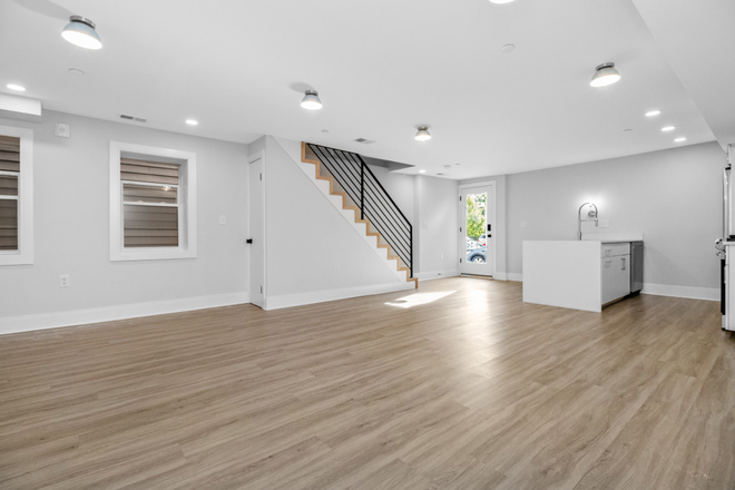 Call NOW for showings! 617-236-8550 - HOOTEN CT - LUXE DUPLEX 4BR IN JEFFRIES POINT FOR *9/1/2026* W/ IN UNIT W/D, EQUAL BDRMS, 3 BATHS! Apartments