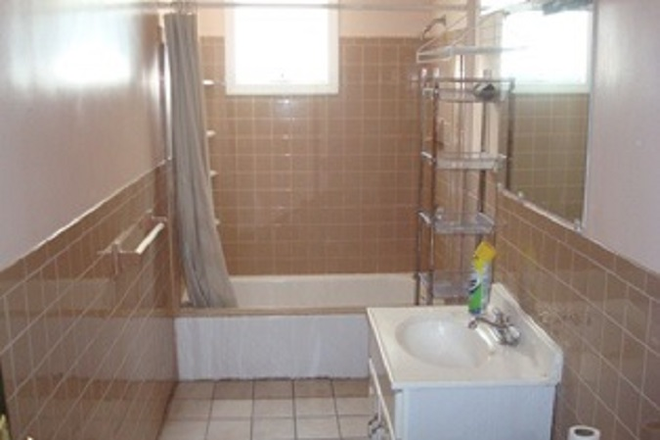 bathroom - No Broker Fee!  19 Pearson Rd Somerville 4 Bdrm $950 per person  6/1,8/1 or 9/1 move in Apartments