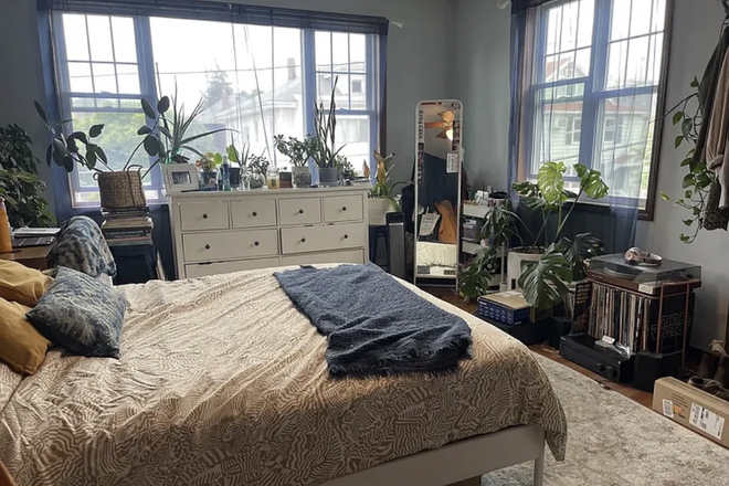 Bedroom - 3 Bedroom with Parking steps off campus Duplex