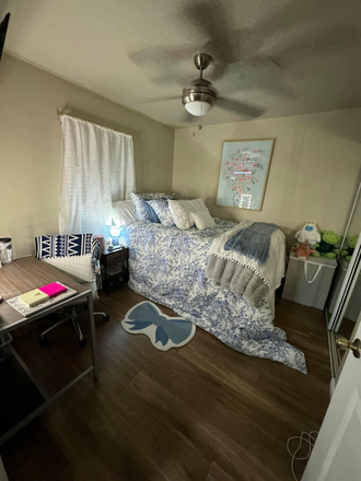 Bedroom - Royal Village: Sublease: Spring 2025! Apartments