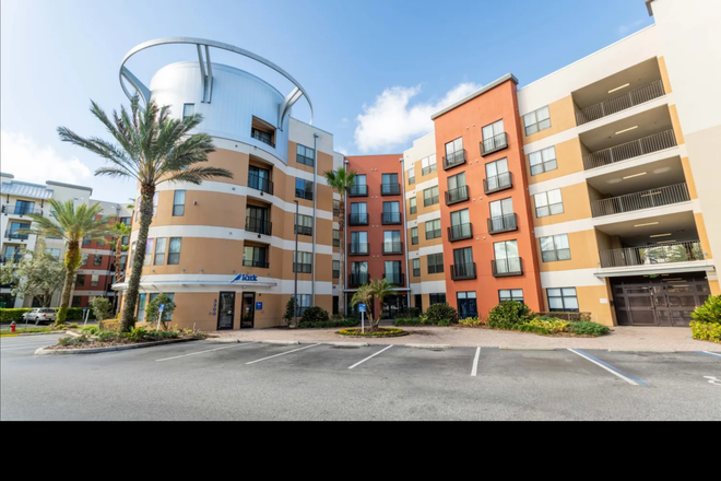 Exterior - Lark Apartments