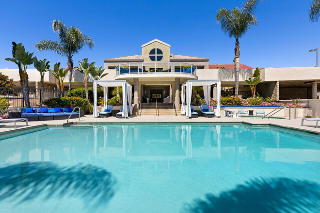 Community pool - Super Nice, Close to Campus 2 bdrm 2 bath with patio, 1 bedroom available