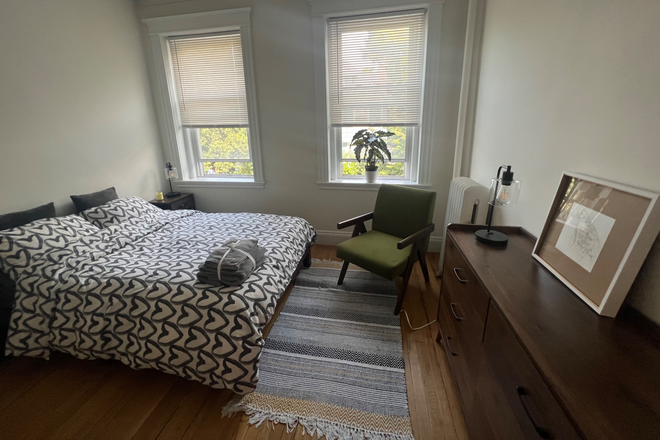 This is your bedroom - Beautiful bright room in Brighton Apartments