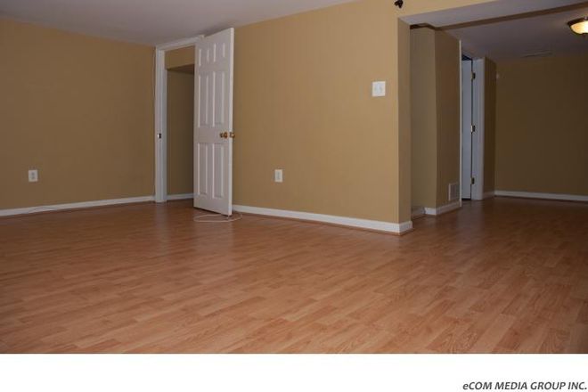 Living Area - AFFORDABLE HYATTSVILLE UNIT - CLOSE TO COLLEGE PARK House