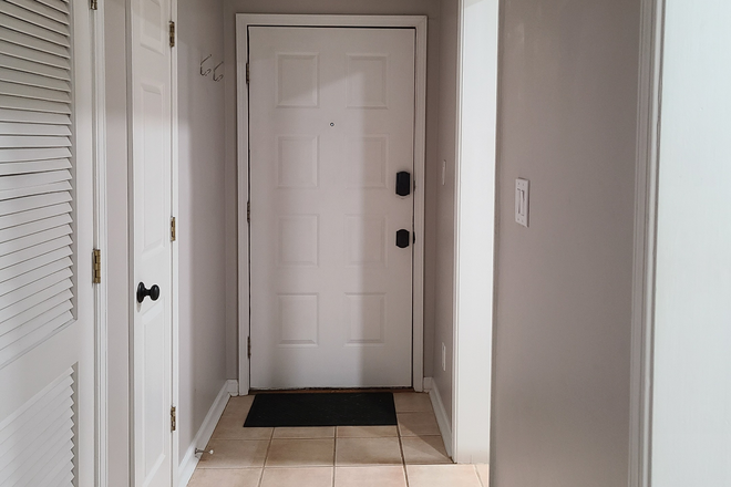 Entry way - Beautiful 2 bedroom 2 bathroom Condo for Rent