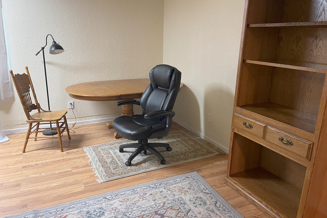 ADU BR2 - 5145 Golf Rd, Main H, ADU , Big pool. Merced’s most exclusive area, bike to UCM.