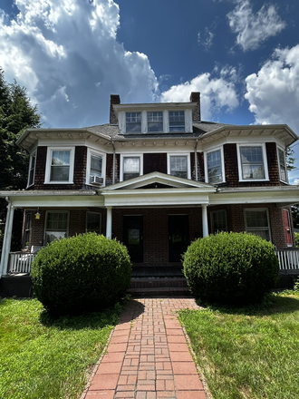 Crescent Street - Northampton  - Room for rent in charming Victorian house