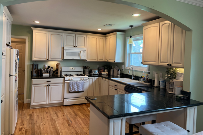 Open Floorplan. - Wagener Terrace House/13 Darlington Ave  3 bedroom 2bath with fenced yard