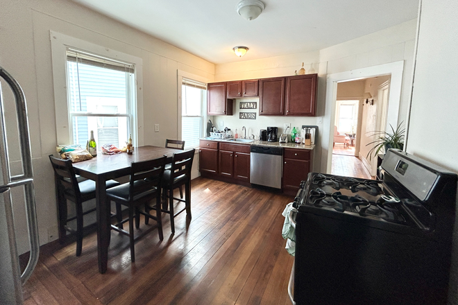 Kitchen - Spacious 3 Bedroom Apartment - Great Natural Light!
