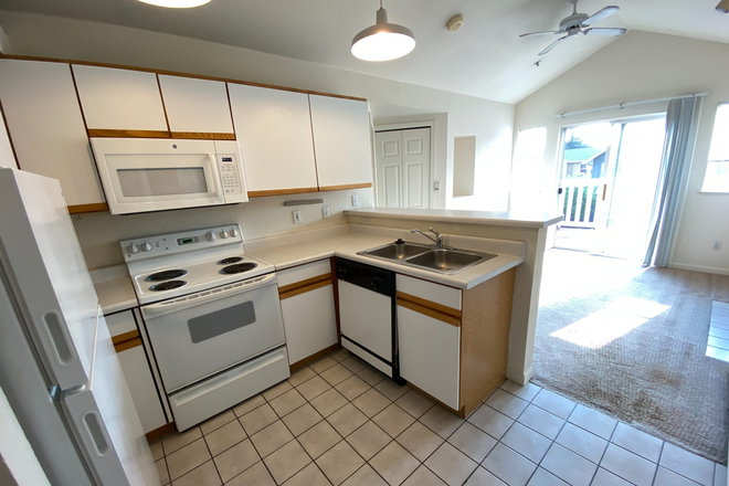 2 - 1737 18th St. #4 Apartments