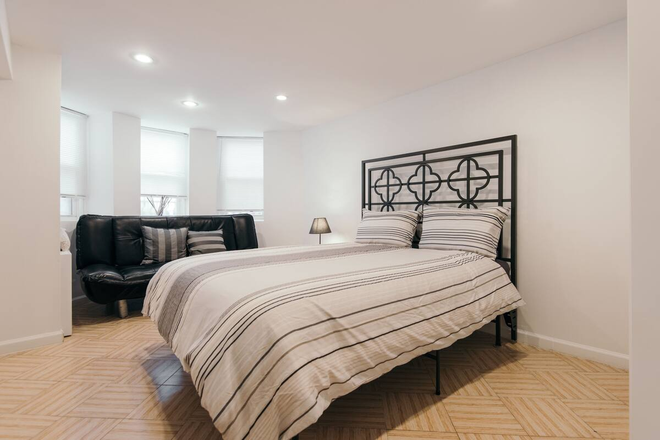 Bedroom - Private furnished 2 bed/1 bath , 20 min to Union Square Townhome
