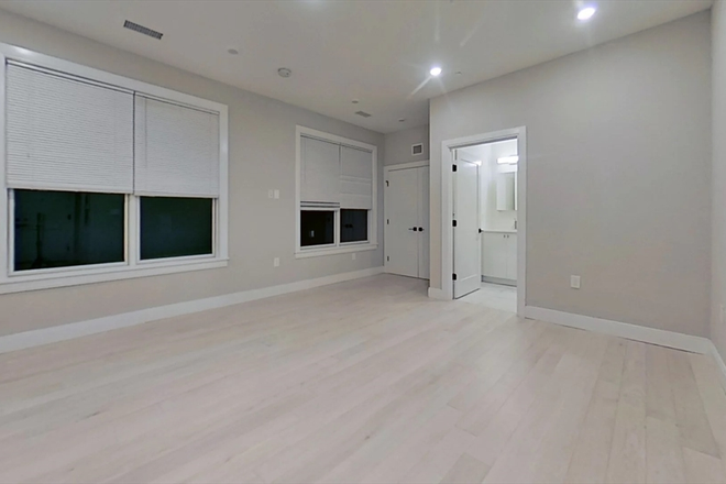 . - STUNNING 1 BED WITH IN-UNIT LAUNDRY, AVAILABLE 9/1/2026!! Apartments