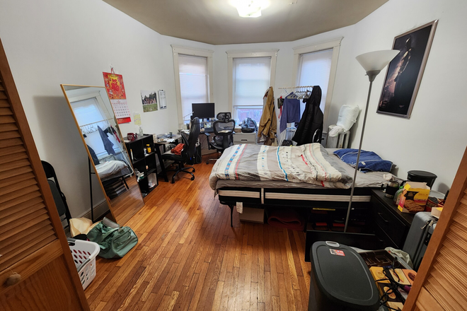 A - NO BROKER FEE AND 1 FREE MONTHS RENT