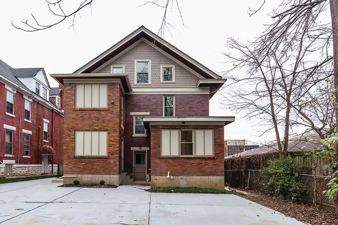 Driveway/rear entrance - 1 Bedroom May/June Sublease Triplex