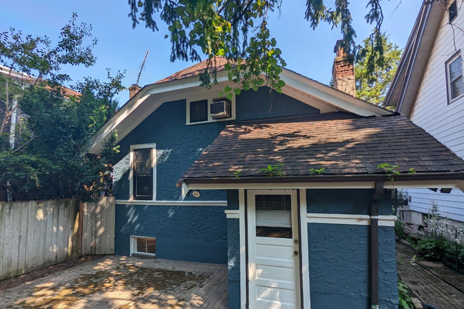 Exterior - 635 Clemmer Street House