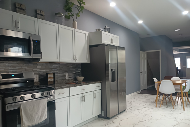  - FULLY RENOVATED HOME INCLUDES ALL UTILITIES, WIFI & MAID SERVICE