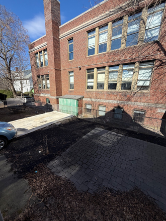 . - TUFTS UNIVERSITY PRIME FOUR BED TWO BATH Apartments