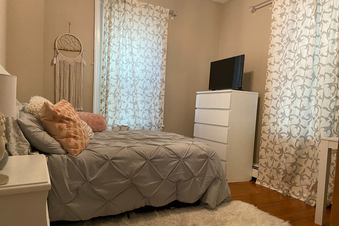 Sample Bedroom #3 - Spacious 4 Bedroom in the Hill!